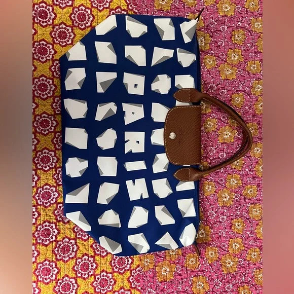 Longchamp Paris - Picture 1 of 9